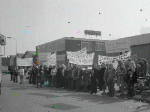 Stakers voor de fabriek