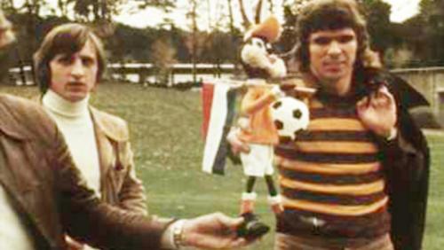 &lt;p&gt;Johan Cruijff en Willem van Hanegem in 1974&lt;/p&gt;