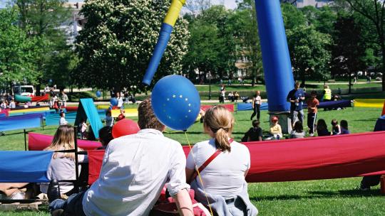 Enlargement Day 01-05-2004