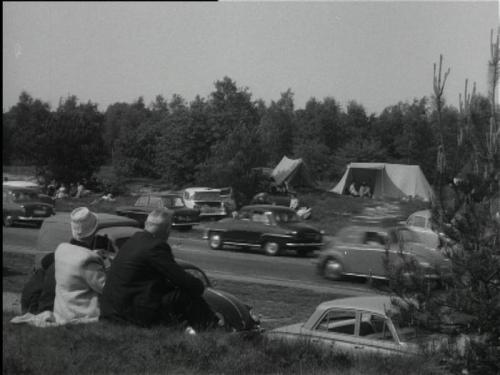 Bermtoerisme: met de tent in de berm